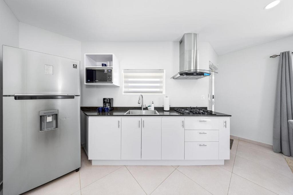 Apricity Suites Aruba Ноорд Екстериор снимка